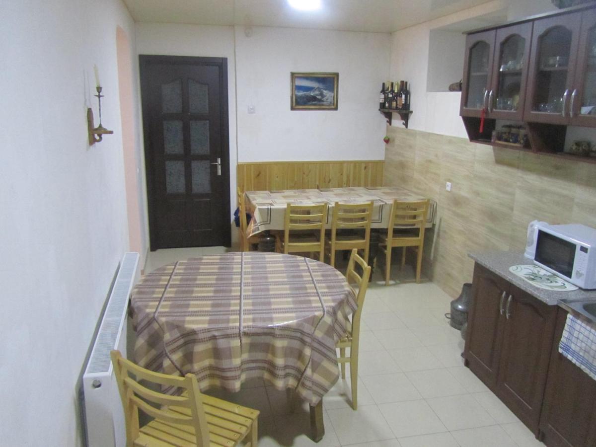 Guest House Lela Rezo Kazbegi Luaran gambar